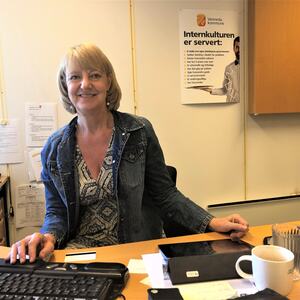 Heidi Engestøl informerer om omorganisering og hvordan den skal gjennomføres.