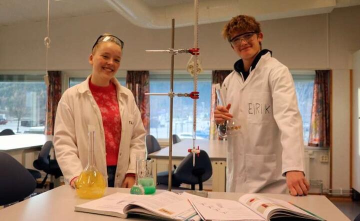 Eline og Eirik vidare i Kjemi-OL Foto: Thomas Taule, Fjordingen Eline og Eirik vidare i Kjemi-OL Foto: Thomas Taule, Fjordingen