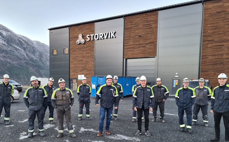 De ansatte i Storvik skal utvikle teknologi som skal sørge for at materialer som brukes i aluminiumsindustrien kan resirkulere etter bruk. Foto: Storvik AS<br /><br />