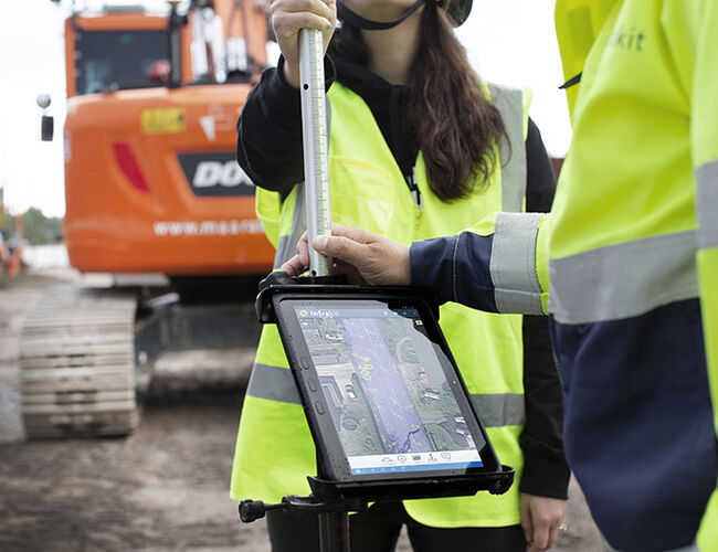 Bildet viser bruk av BIM på byggeplass. Foto: InfrakitBildet viser bruk av BIM på byggeplass. Foto: Infrakit