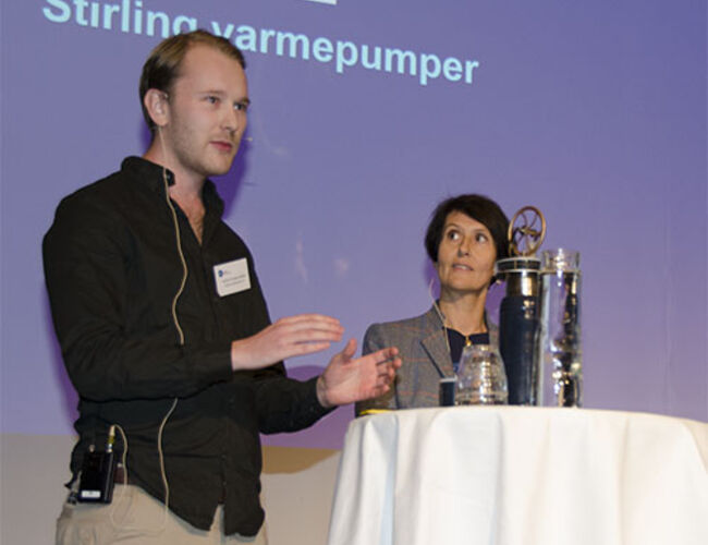 Under innovasjonskonkurransen på Fjernvarmedagene Urban Energi den 16. oktober presenterte Sondre Kvalem Seljelid og Irene Vik fra Tafjord Kraftvarme prosjektet ”Urban energi og sjokoladepudding”. Foto: Tekniske Nyheter
