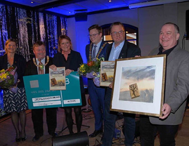 Kristin S. Gangås, Campus Evenstad, Dag Rønning, fylkesordfører i Hedmark, Inger-Johanne Tollaas, Statsbygg, Even Aleksander Hagen, fylkesordfører i Oppland, Tor S. Rugsveen, Statsbygg og Harry Andreassen, Campus Evenstad.
