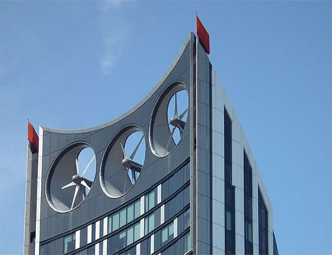 Vindturbiner i bygget Strata SE1 i London. Foto: Rapporten  “Building augmented wind turbines”
