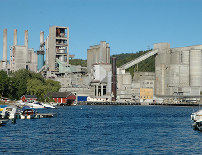 Norcems sementfabrikk i Brevik er halvveis i et verdensunikt forskningsprogram hvor fire ulike metoder for CO<sub>2</sub>-fangst blir testet. <br />