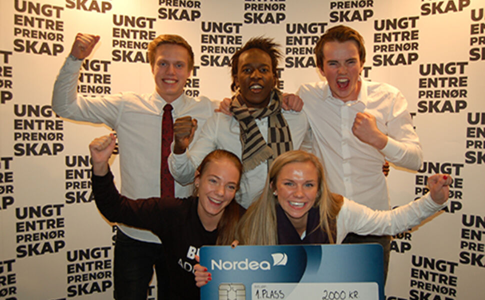 Fra venstre på bildet : Edvard Kunzendorf, Prince Kala, Magnus Moe, Natalie Horghagen og Tonje Romunstad. Foto: Eivind Husabø, Ungt Entreprenørskap
