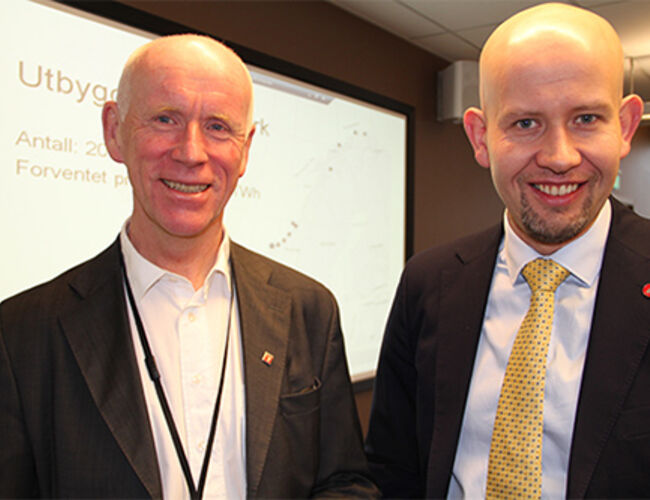 Vassdrags- og energidirektør Per Sanderud og olje- og energiminister Tord Lien (foto: EBM/OED).