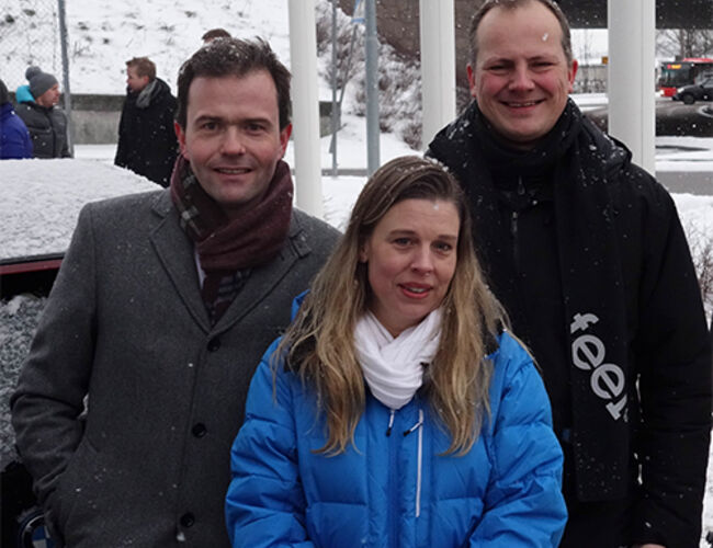 Marius Holm (Zero), Hedda Heyerdahl Braathen (Salto ladestasjoner) og samferdselsminister Ketil Solvik-Olsen. Foto: Samferdselsdepartementet