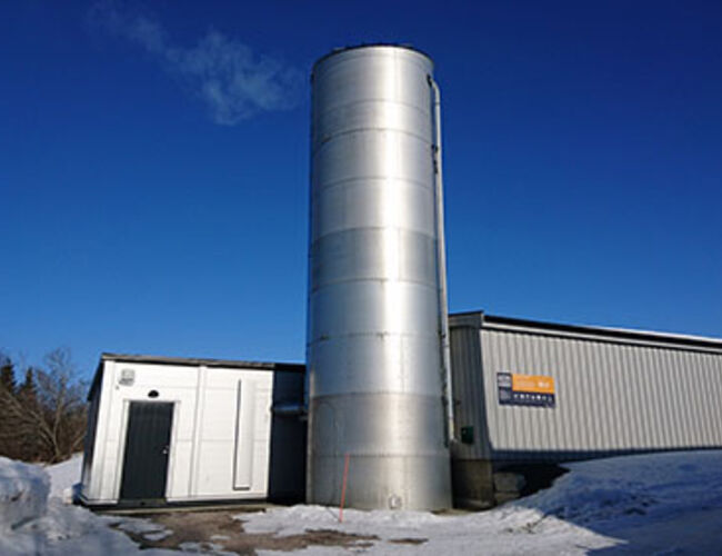 Energisentralen ved Overhalla barne- og ungdomsskole. Foto: Jens Himo Vold