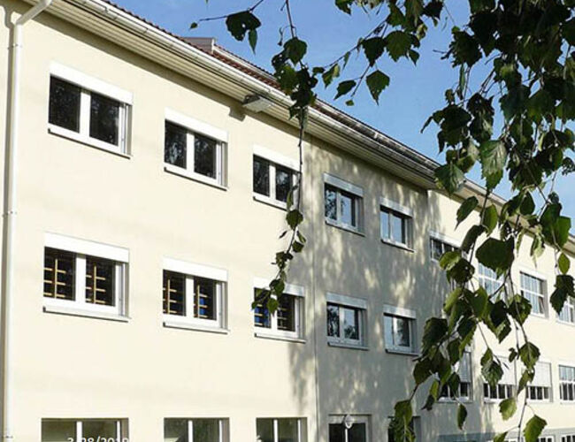 På Groruddalen skole ble det byttet gjenvinnere, rørkomponenter ble isolert og driftstider justert. Dette i tillegg til opplæring og oppfølging av vaktmester, resulterte i en besparelse på 500 000 kWh i året.Foto: Undervisningsbygg