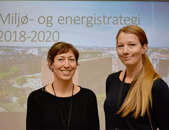 Miljørådgiver Bodil Motzke (til venstre) og energiledelseskoordinator Rita Næssén Barkholm i Undervisningsbygg. Foto: Undervisningsbygg