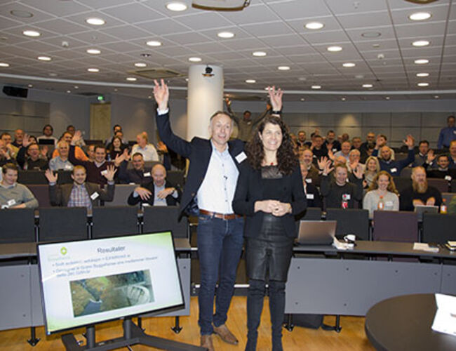 Kjell Petter Småge, som er ansvarlig for konferansen, og rådgiver i Grønn Byggallianse, sammen med daglig leder i Grønn Byggallianse, Katharina Bramslev. Her fra fjorårets konferanse. Foto: Tekniske Nyheter