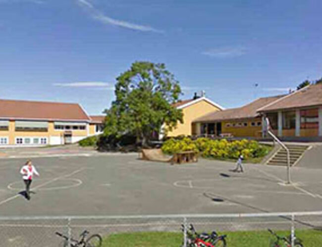 Østre Halsen skole er et av byggene som er med i EPC-prosjektet i Larvik kommune. Foto: Larvik kommune