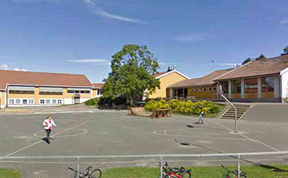 Østre Halsen skole er et av byggene som er med i EPC-prosjektet i Larvik kommune. Foto: Larvik kommune