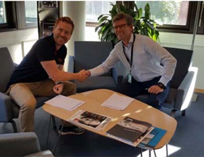 Fra venstre: Erik Stokkeland CEO Futurehome og Tore Bakke, adm.direktør Bravida Norge AS. Foto: Bravida