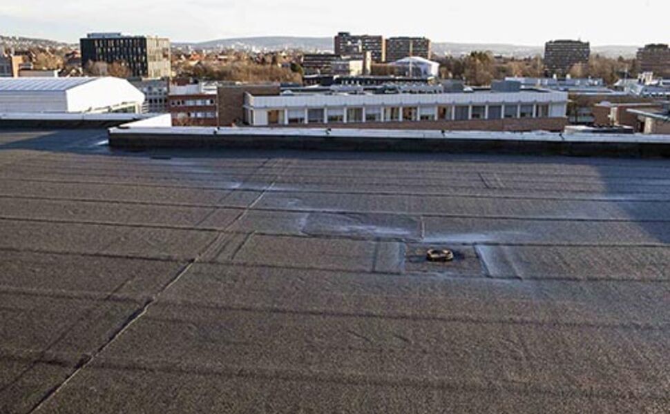 Det er mange gode grunner for å etterisolere taket. Foto: SINTEF Byggforsk