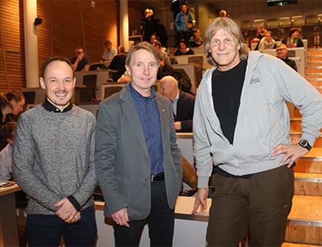 Fra venstre: Prosjektleder Jon-Geir Iversen, Tromsø kommune; byråd for finans, Jens Ingvald Olsen, Tromsø kommune og rådgiver Kjell Gurigard. Foto: Tromsø kommune