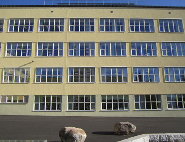 Sinsen skole i Oslo etter oppgradering med etterisolert fasade. Foto: Per Spjudvik, Multiconsult