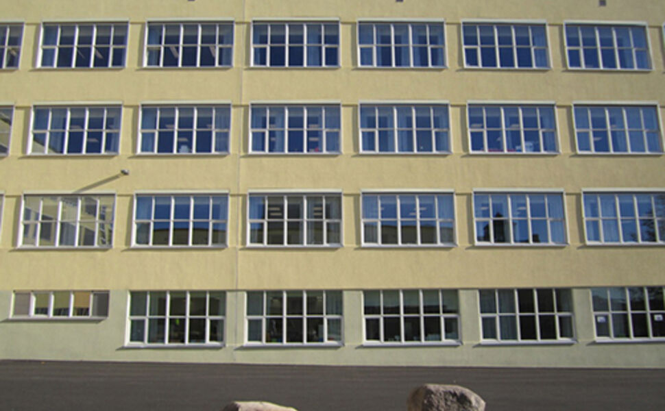 Sinsen skole i Oslo etter oppgradering med etterisolert fasade. Foto: Per Spjudvik, Multiconsult