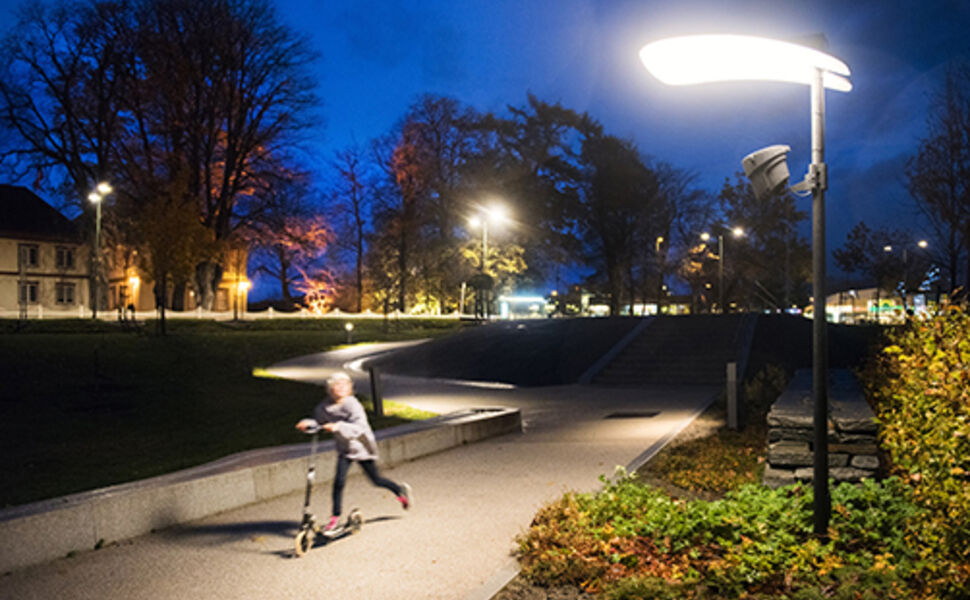 LED-belysning i og rundt Sirkusparken i Trondheim. Trondheim er en av få kommuner som har fått støtte til veibelysning med LED. Foto: Enova