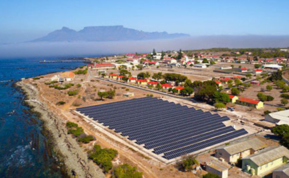 Solcelleanlegget på Robben Island har en effekt på 667 MW. Foto: ABB