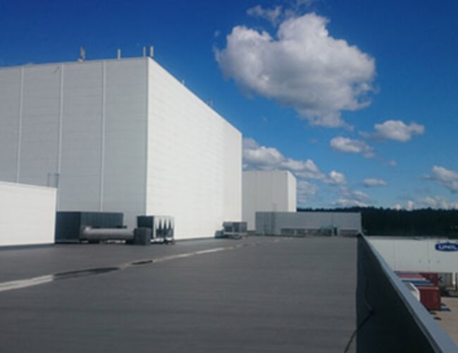 Unil skal legge solceller på taket på lagerbygningen i Våler. Foto: NorgesGruppen