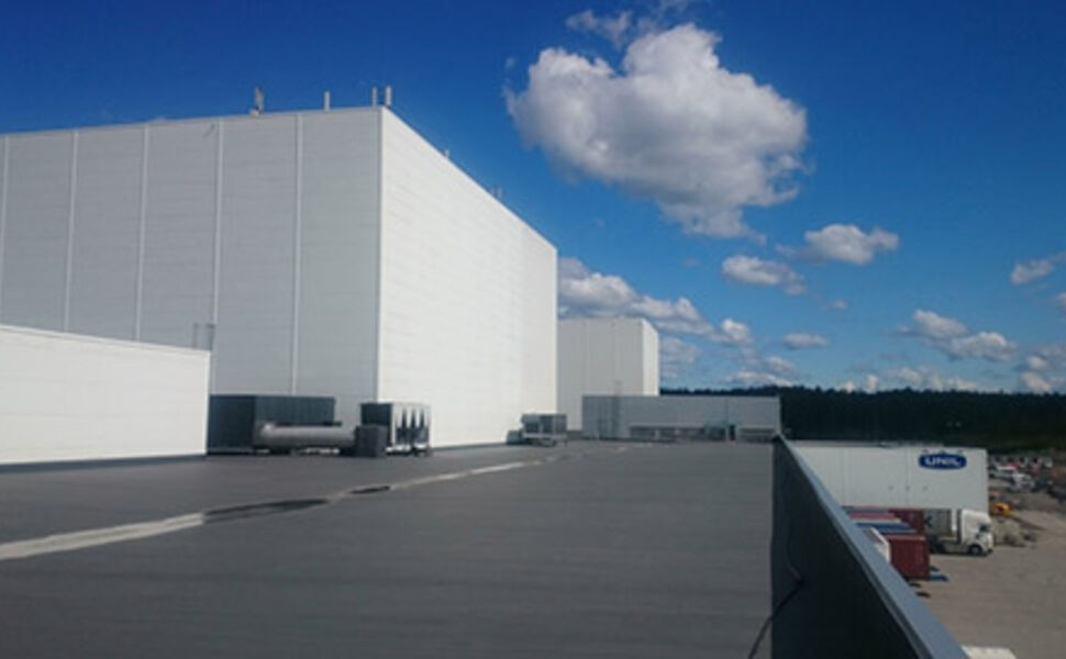Unil skal legge solceller på taket på lagerbygningen i Våler. Foto: NorgesGruppen