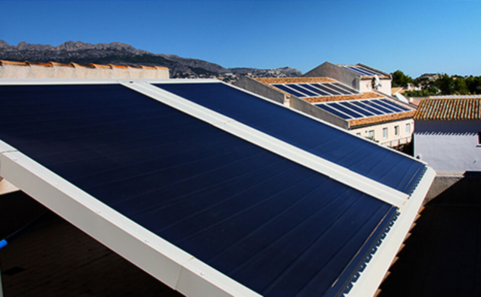 ASV solfanger på hustak i Spania. Foto: ASV Solar <br />