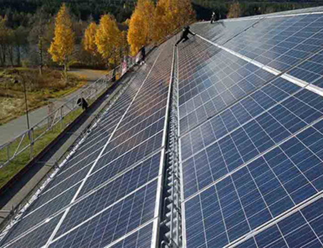 Solceller på taket på  "låven