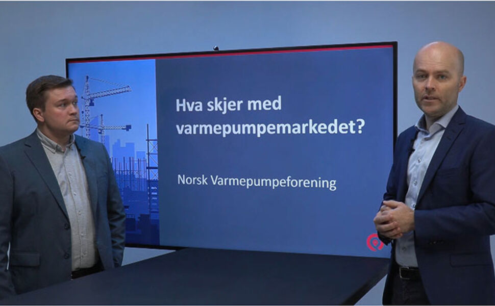 David Lund (til venstre) fra Prognosesenteret, presenterte framtidsutsikter for varmepumpebransjen sammen med Rolf Iver Mytting Hagemoen. Foto: Novap