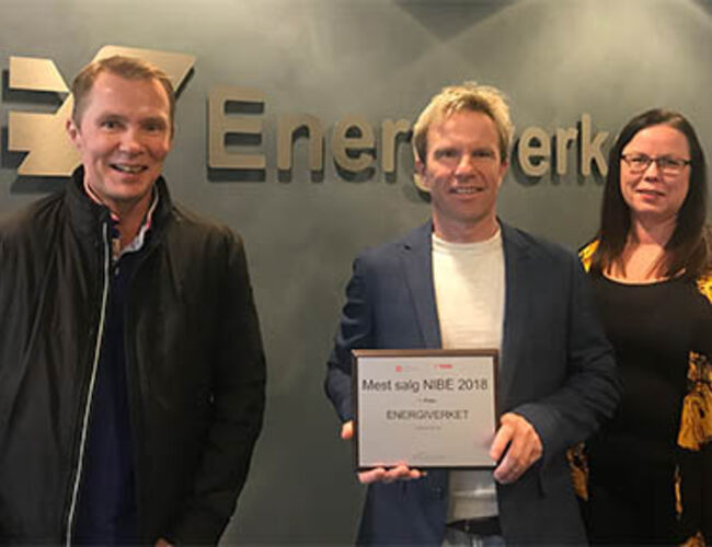 Fra venstre: Raimond Granskogli (prosjektleder), Richard Granskogli (administrerende direktør) og Elin Straume (kontorsjef). Foto: Energiverket AS<br /><br />