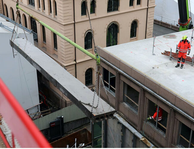 Hulldekker fra det gamle regjeringskvartalet skal brukes på nytt i den nye storbylegevakten i Oslo. Foto: Veidekke