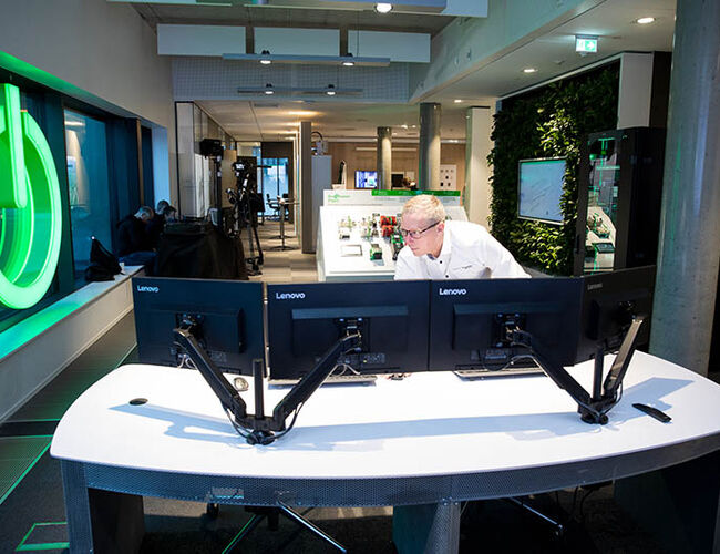 Schneider Electric åpnet nylig sitt nye visningssenter «Innovation Hub» som skal bidra til å øke kunnskapen om energieffektivisering i samfunnet. Foto: Johnny Nordskog