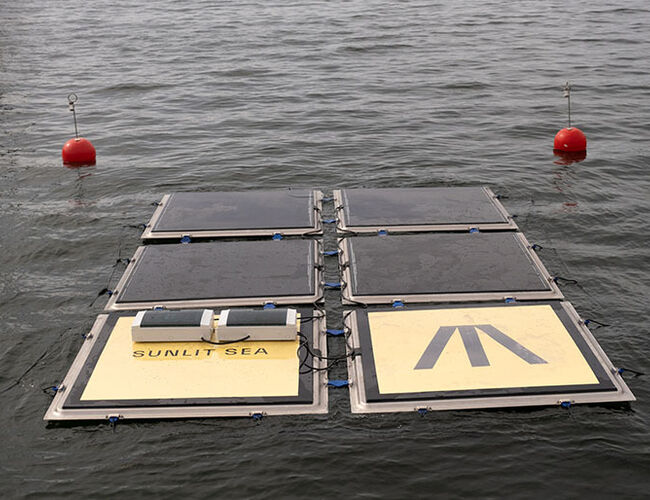 Sunlit Sea sitt flytende solcelleanlegg skal ligge ved Honnørbrygga ut mai måned. Foto: Oslo Havn