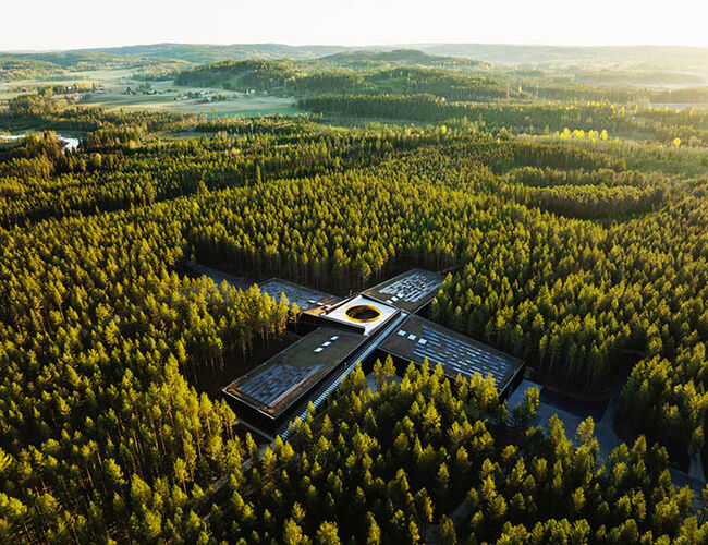 The Plus ligger midt i den vakre skogen på Magnor. Foto: Vestre