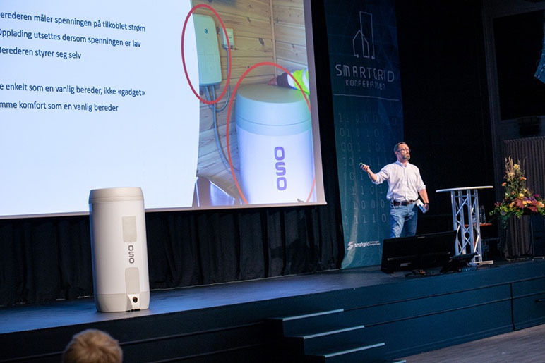 Tunheim presentere smart varmtvannsbereder smartgridskonferase.jpg