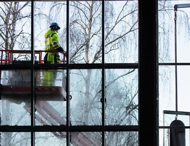 Ved Norges Idrettshøyskole i Oslo er vinduene skiftet ut for å redusere energibehovet. Foto: Statsbygg
