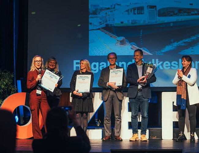 Fylkesordfører Marianne Chesak mottok prisen for Årets lokale klimatiltak på vegne av Rogaland fylkeskommune. Foto: Kevin Dahlman/Zero