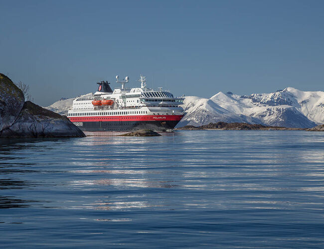 En intensjonsavtale om langsiktig samarbeid ble inngått mellom Hurtigruten Norge og SINTEF 30 mars. Foto: Carsten Pedersen