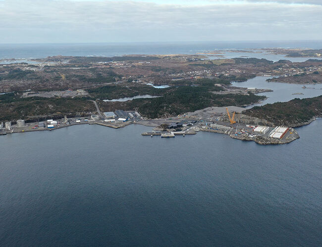 Det planlagte rense- og flytendegjøringsanlegget for CO2 skal bygges i Energiparken i Øygarden. Foto: CCB Energy Holding