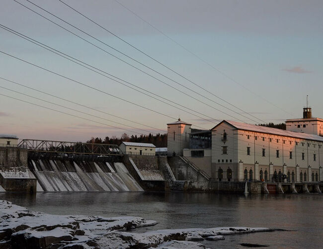 Rånåsfoss kraftverk var Akershus Energis første kraftverk, og har produsert strøm i 100 år. Dog med 6 nye maskiner fra 2016. Foto: Akershus Energi