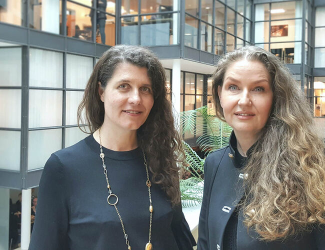 Katharina Th. Bramslev (til venstre) blir ny daglig leder for den nye organisasjonen. Styreleder blir konserndirektør i Veidekke ASA, Hege Schøyen Dillner.Foto: Grønn Byggallianse