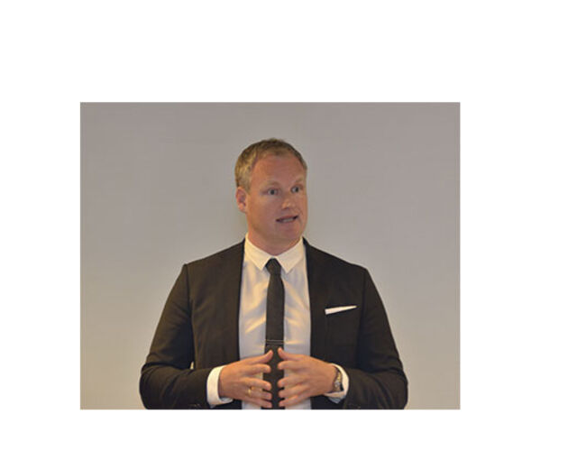 Administrerende direktør i Schneider Electric Dagfinn Ringås holdt et innlegg under åpningen av Sandbakken Mikrogrid og Energipark. Foto: Tekniske Nyheter