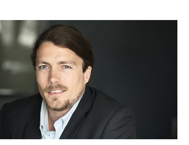 – Vi har støttet energitiltak i industrien i over ti år, men med den nye satsingen har interessen virkelig skutt i været, sier markedssjef Oskar Gärdeman i Enova. Foto: Enova