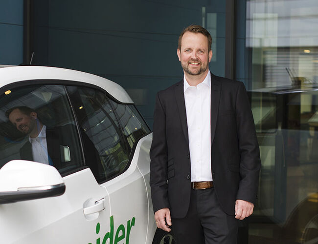 Kjetil Hulbach, ansvarlig for elbil-ladeløsninger i Schneider Electric. Foto: Schneider Electric