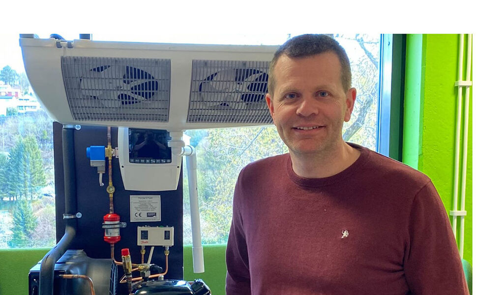 Kursholder Bjørn Frostad-Solberg begynte å montere varmepumper allerede midt på nittitallet.  Foto: Novap