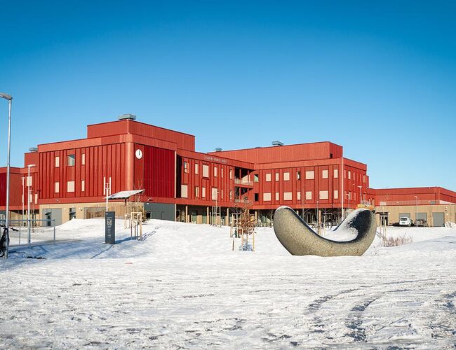 Sophie Radich skole er en ungdomsskole med plass til 720 elever. Foto: Nils Petter Dale
