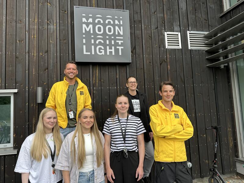 Mye skjer på Moonlight i sommer. Fra venstre: Beate Solem, Roy Hægeland, gerda Eikeland, Susanne Strøm Haugland, Kine Kleppe Olsen og Tom Runar Kilset.