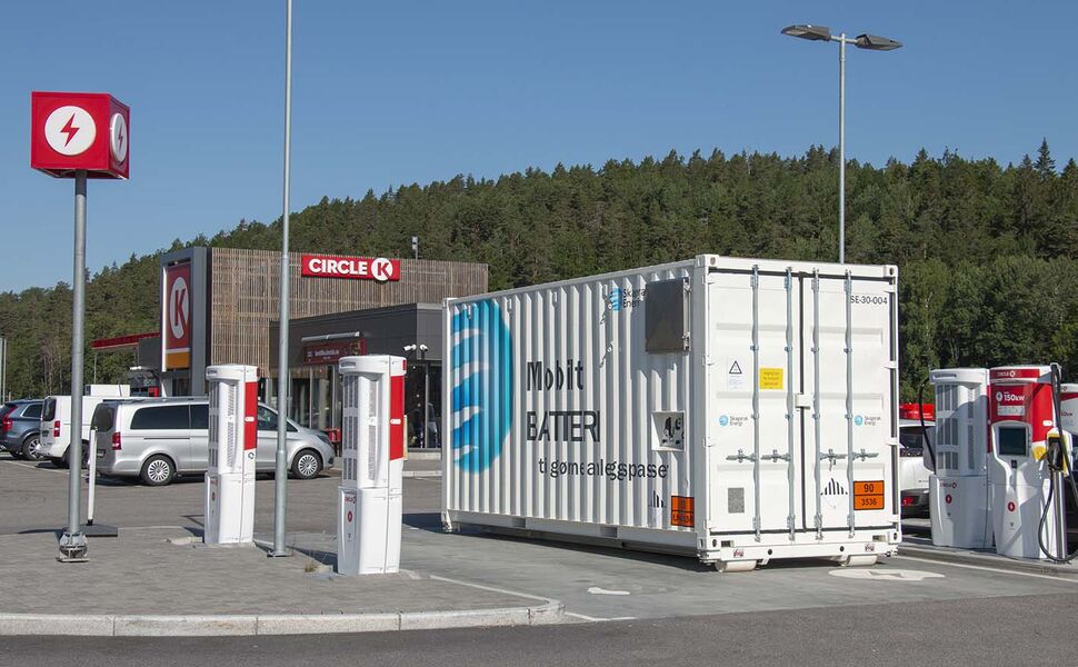 TIL LADING. Denne battericontaineren får påfyll hos Circle K E18 Bamble i Telemark. Foto: Skagerak Energi