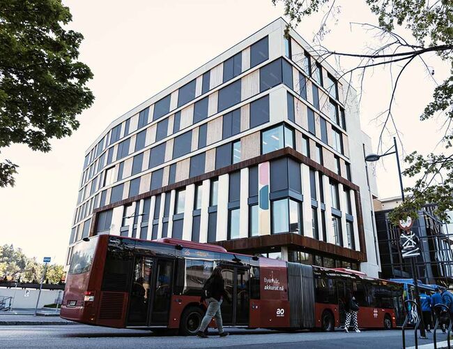 Bydelshuset Alna, Oslo Kommune. Foto: BLDNG.ai.