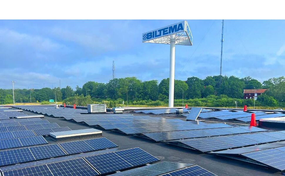 Til nå er 30 av Biltemas varehus utstyrt- og koblet til solceller. Hver uke installeres ytterligere 4-5 varehus og lagre. Foto: Biltema